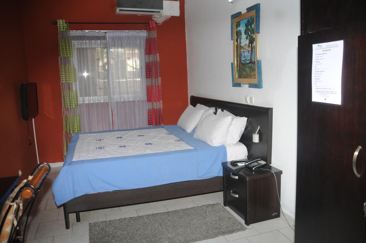 Residences Touristhotel Abidjan Exterior photo