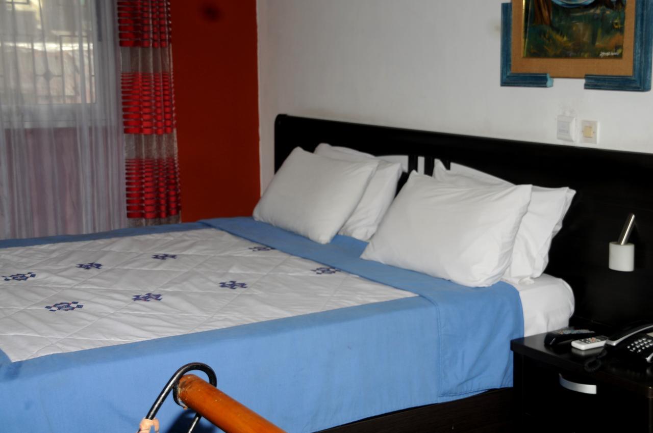 Residences Touristhotel Abidjan Exterior photo